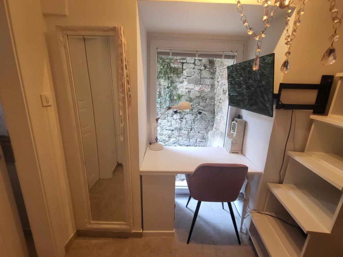 Vintage Apartment In The City Centre Old Town Lublana Zewnętrze zdjęcie